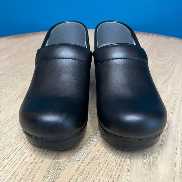 New! Dansko Professional Women’s Black Slip Resistant Clogs Work Size 38 7.5-8 - Picture 5 of 11